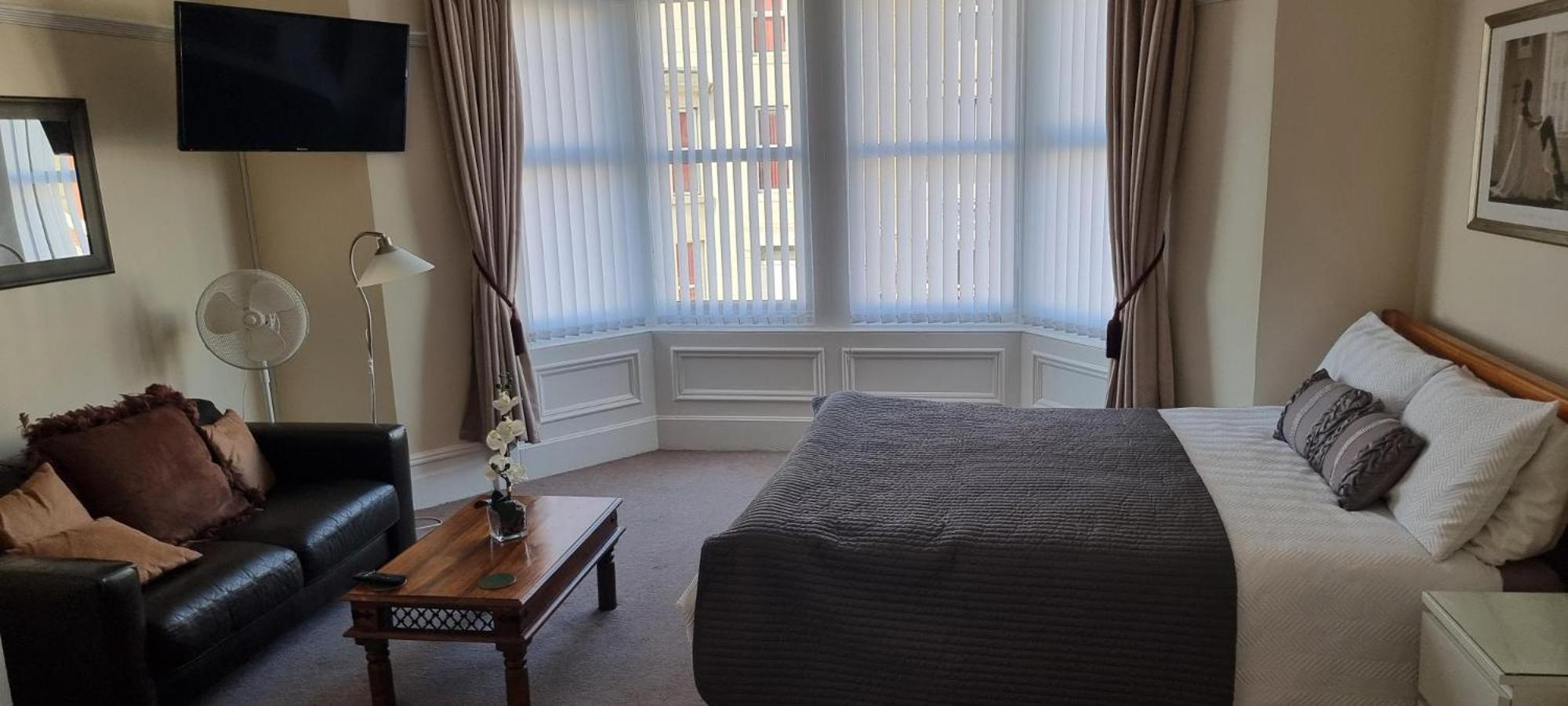 Number Twenty Five Hotel Blackpool Bagian luar foto